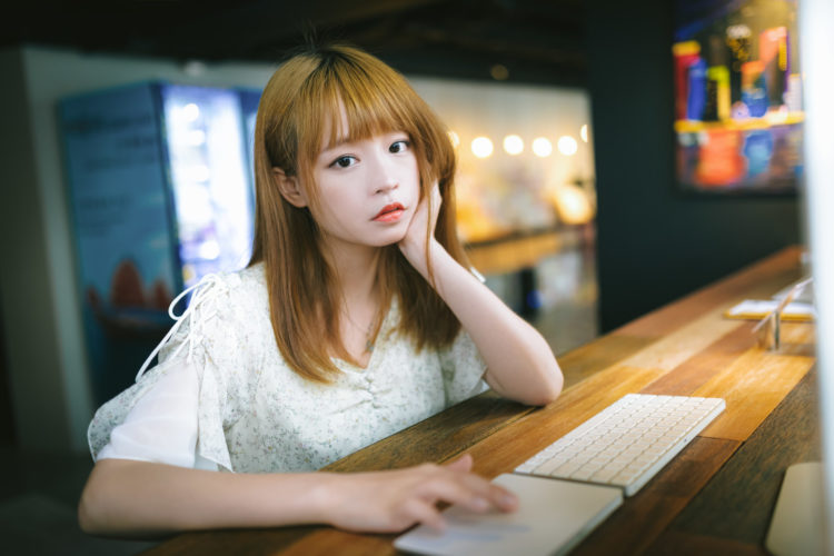 梅雨の髪の毛うねり 広がり対策 くせ毛さん 必見 汗や雨で髪がボサボサにならない方法